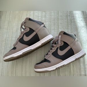 Nike Dunk High Moon Fossil